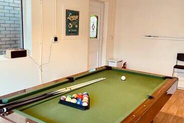 اقامتگاه Beautiful 3 Bed House In Londonderry