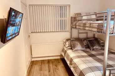 اقامتگاه Beautiful 3 Bed House In Londonderry