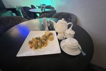 Thapunchline Apartments & Hotels