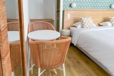 هتل Kyriad Cannes Mandelieu
