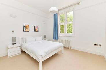 The Woolwich Retreat Enticing 5bdr House With Parking
