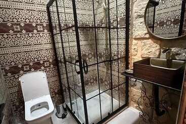 تختخواب و صبحانه şikeft Butik Otel