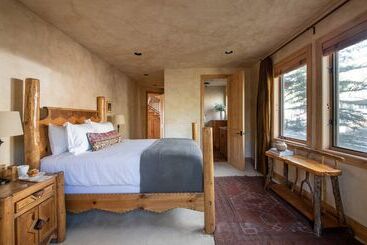 Cherry Ridge By Avantstay Incredible Mountain Mansion W/ Game Room, Hot Tub & Views!!