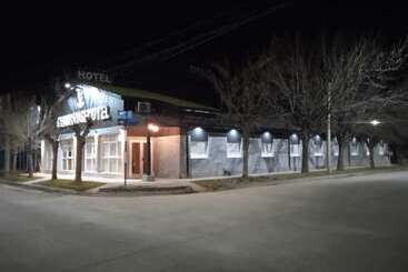 فندق Club House