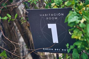 Eco Hotel Cueva Del Gato