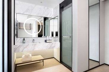 هتل Ramada By Wyndham Huzhou Wuxing