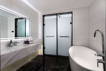 هتل Ramada By Wyndham Huzhou Wuxing