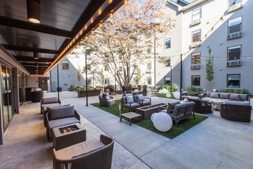 בית מלון כפרי Voco The Darwin Atlanta Midtown By Ihg