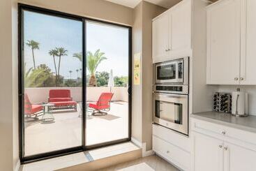 Ivory Buyout By Avantstay Two Home Buyout Near Old Town W/ Large Patio