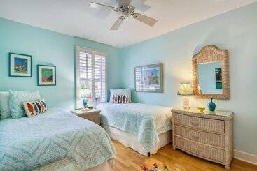 Key West Casa By Avantstay Communal Pool Bbq & Patio Near Duval Street Week Long Stays Only