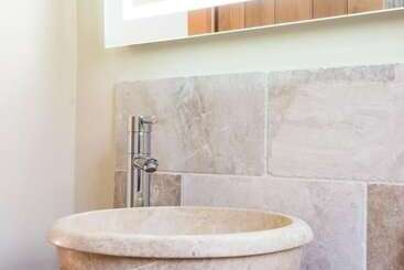 Lovely Cosy Stone Cottage In Tetbury, Cotswolds