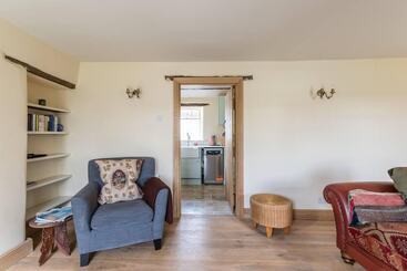 Lovely Cosy Stone Cottage In Tetbury, Cotswolds