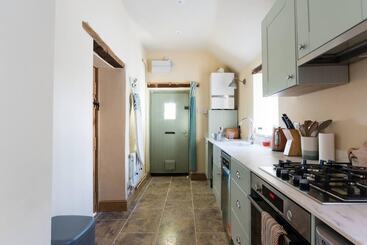 Lovely Cosy Stone Cottage In Tetbury, Cotswolds