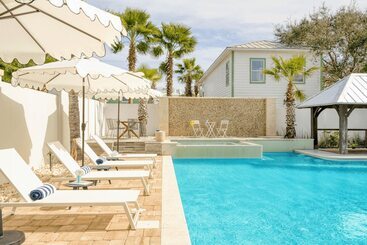 Monarch By Avantstay Stunning Estate 1 Block To Beach, Swim Up Bar, Hot Tub, & Rooftop Views