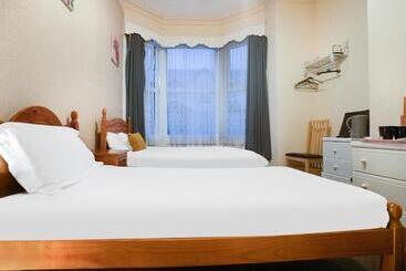 Chesterton Hotel, Blackpool South Shore