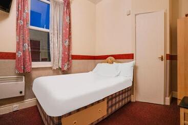 Chesterton Hotel, Blackpool South Shore