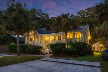 Palmetto By Avantstay Gorgeous Character Home W/ Pool, Sun Room & Pool Table!