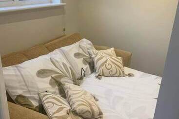 Remarkable 1 Bed Cottage In Chester