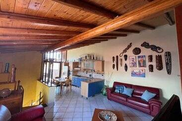 اقامتگاه Apartment With Terrace Close To Catania, Sicily