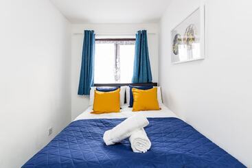 اقامتگاه Cosy 2 Bed House! Dagenham! Free Parking