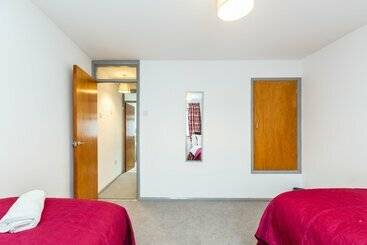 اقامتگاه Cosy 2 Bed House! Dagenham! Free Parking