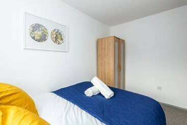 اقامتگاه Cosy 2 Bed House! Dagenham! Free Parking