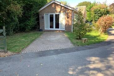 اقامتگاه Immaculate 2 Bed House In High Wycombe Hp14
