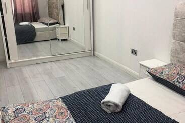 اقامتگاه Immaculate 2 Bed House In High Wycombe Hp14