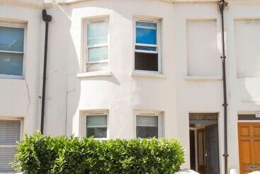 اقامتگاه Stunning 3 Bed House In Brighton