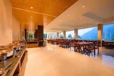 استراحتگاه Naturevilas Sarovar Premiere Manali