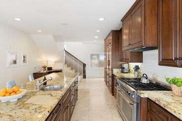 Shoreline By Avantstay Spectacular Beachfront Home W/ Fire Pit, Spa & Pool Table