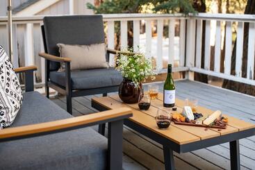 Hartwood By Avantstay Cozy Big Bear Abode W/ Spacious Deck & Stone Fireplace