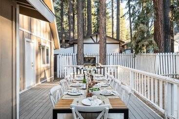 Hartwood By Avantstay Cozy Big Bear Abode W/ Spacious Deck & Stone Fireplace
