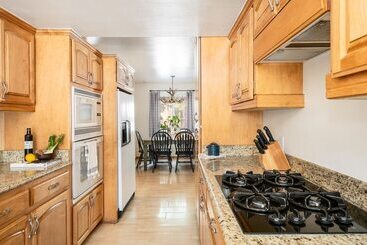 Hartwood By Avantstay Cozy Big Bear Abode W/ Spacious Deck & Stone Fireplace