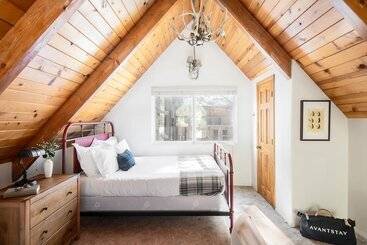 Hartwood By Avantstay Cozy Big Bear Abode W/ Spacious Deck & Stone Fireplace
