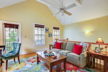 Tumi S Time Out By Avantstay Heart Of Old Town W/ Shared Pool Month Long Stays Only