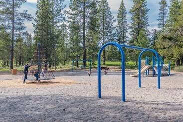 Aquila Lodge   Unit 15