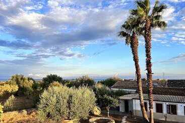 تختخواب و صبحانه Casapiuholidaysicilia   Adults Only