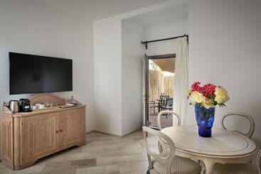 تختخواب و صبحانه Iconic Luxury Suite