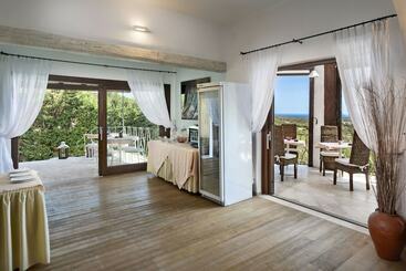 تختخواب و صبحانه Iconic Luxury Suite