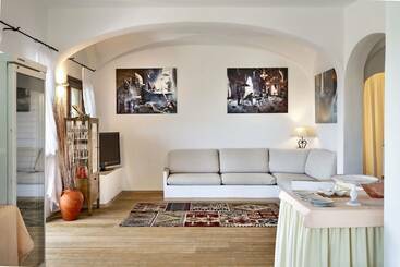 تختخواب و صبحانه Iconic Luxury Suite