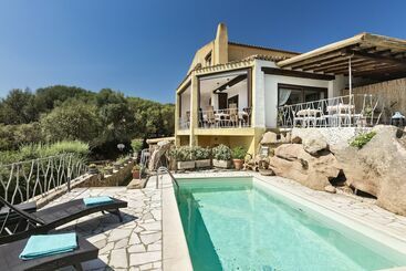 تختخواب و صبحانه Iconic Luxury Suite