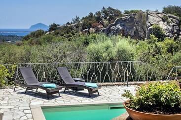 تختخواب و صبحانه Iconic Luxury Suite