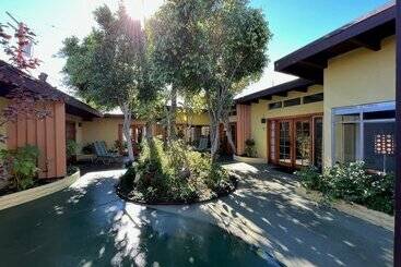 Otel Atrium Palm Springs Gay Men S Resort