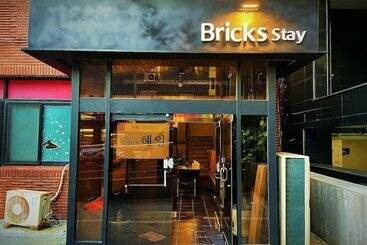 ホテル Bricksstay