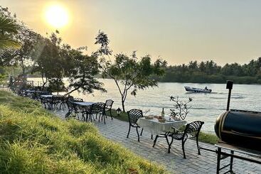 هتل Lagoon Sarovar Premiere Resort, Pondicherry