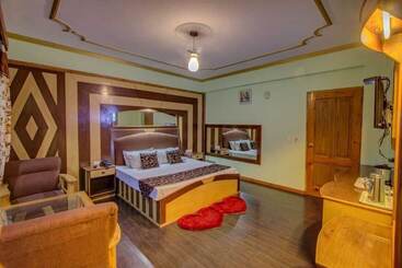 هتل Prini Inn