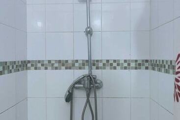 호텔 Roomate Stains