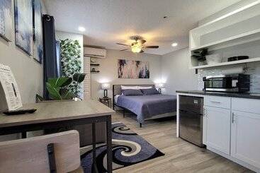 فندق Sunny Palms Inn