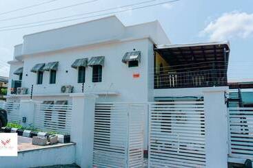 هتل Whitevill Hospitality And Homes